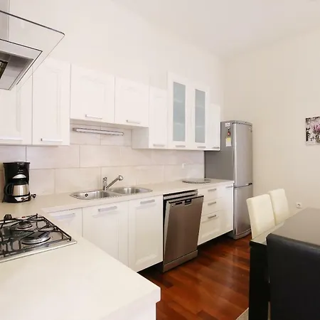 Seafront - Directly At The