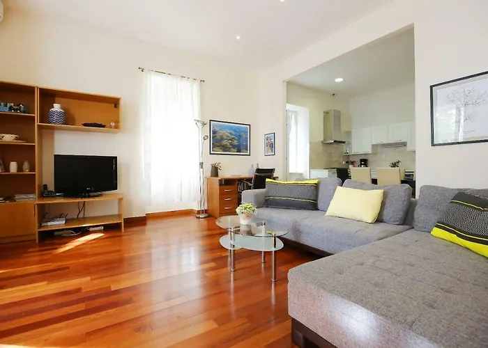 Seafront - Directly At The *