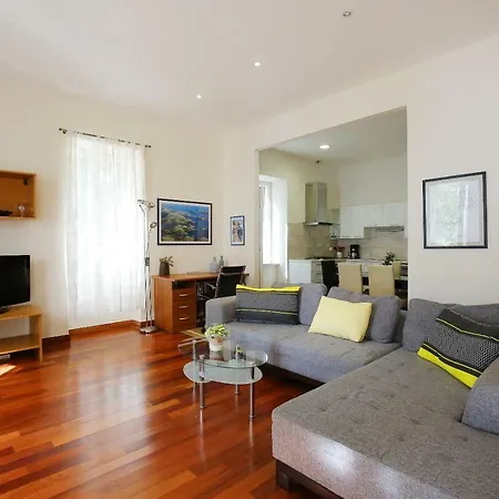 Seafront - Directly At The Apartamento