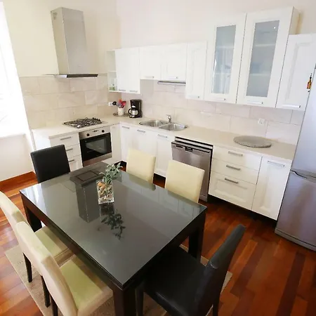 Appartement Seafront - Directly At The Zadar