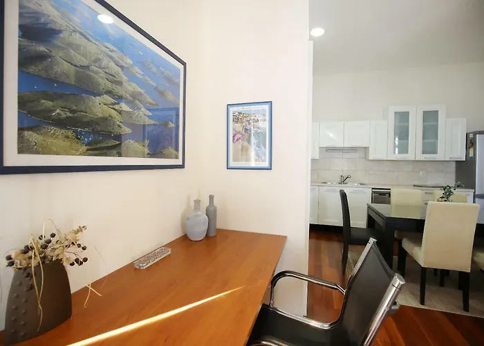 アパート Seafront - Directly At The ザダル