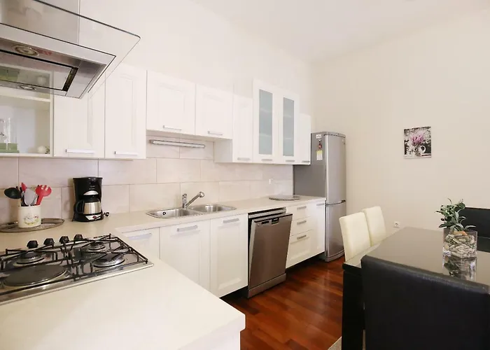 Seafront - Directly At The